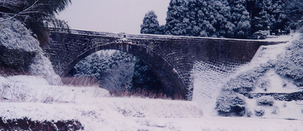 雪景色の通潤橋