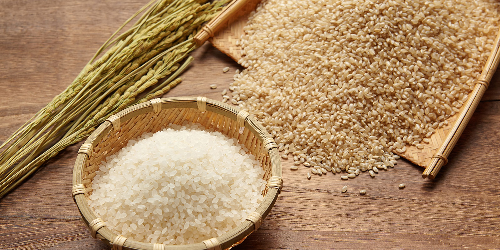 玄米をついて糠(ぬか)を取り除く「精米」