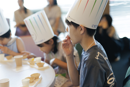 ゴシボルを口にし、“おいしさ”に向き合う子どもたち