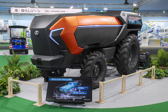 「水素パーク!!」で展示されたオートノマスFCトラクタ