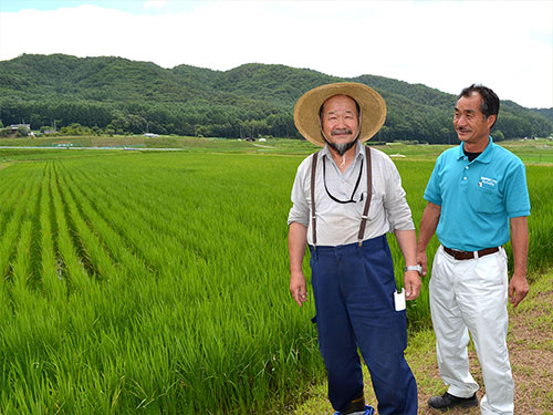 笑顔の中村さんと清幸さん